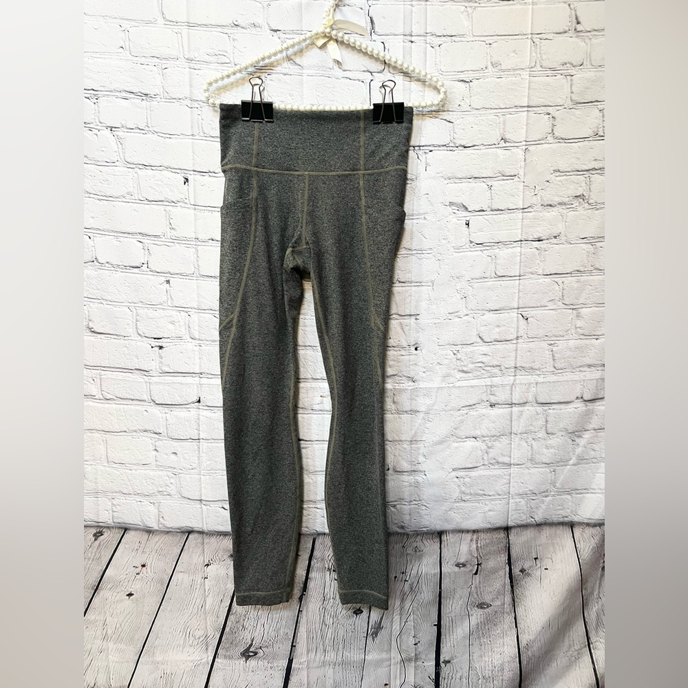 Athleta Salutation Stash Pocket 7/8 Tight in Powervita size xs